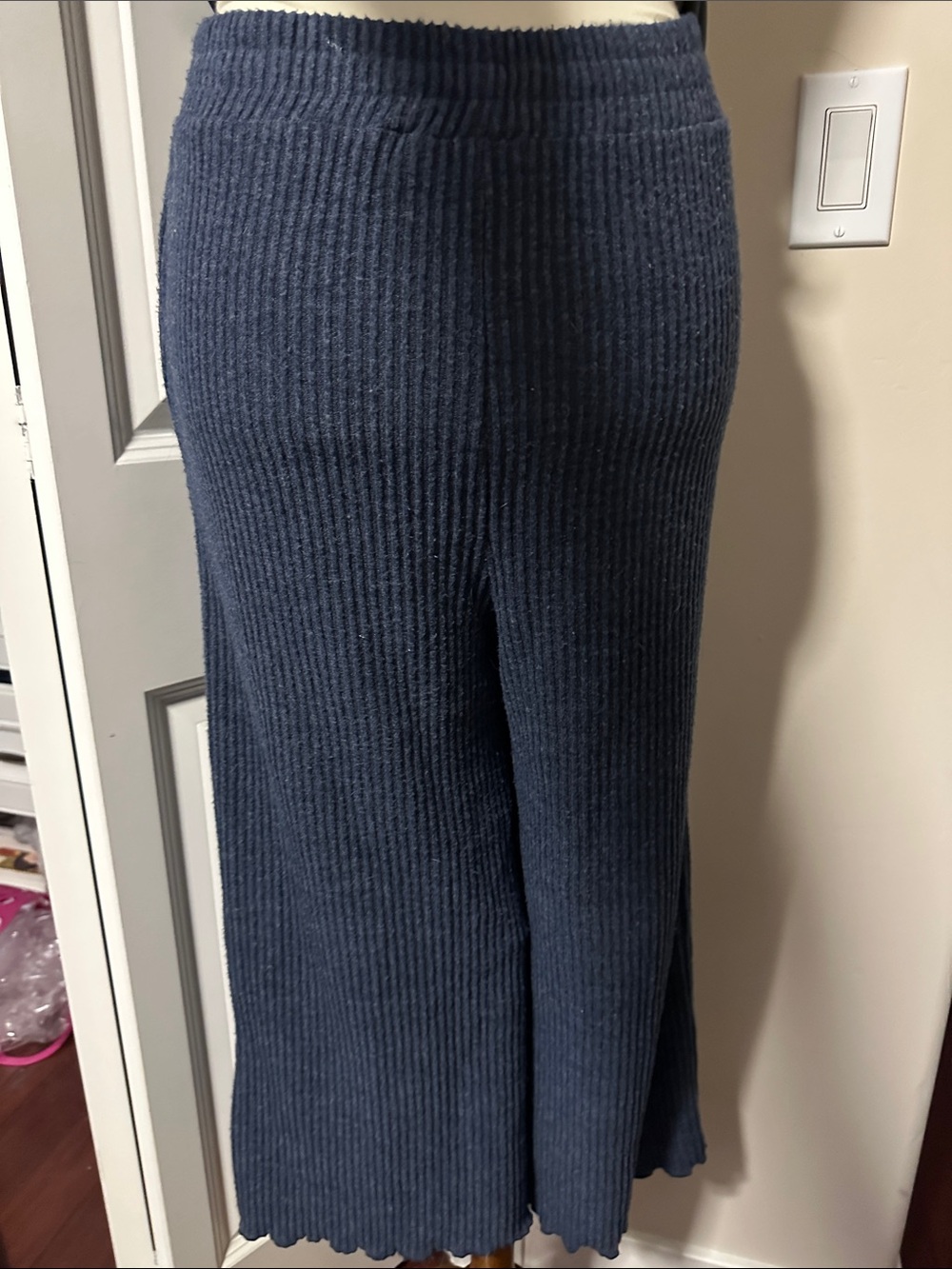 She + Sky Knit Ribbed Wide-Leg Women’s Capri Pants in Navy Size Medium - Picture 4 of 10
